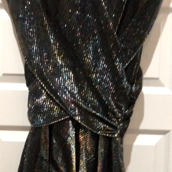 Vintage dress w/removable shoulder pads - Picture 3 of 11